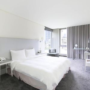Elite Room